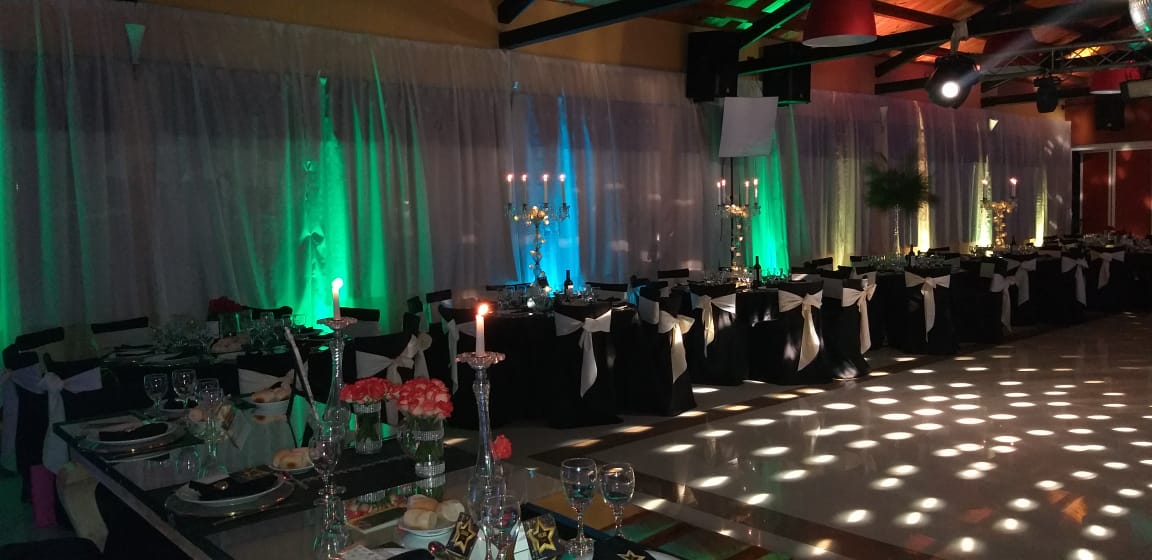 Drapeados y cortinados para salones de eventos